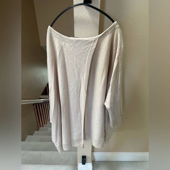 Wool Cashmere Shawl - Picture 3 of 3